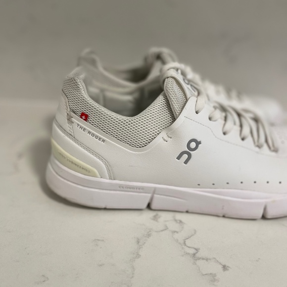 On Cloud Men’s The Roger Advantage. Great Condition. Retail $140. Size 10. - Picture 1 of 5